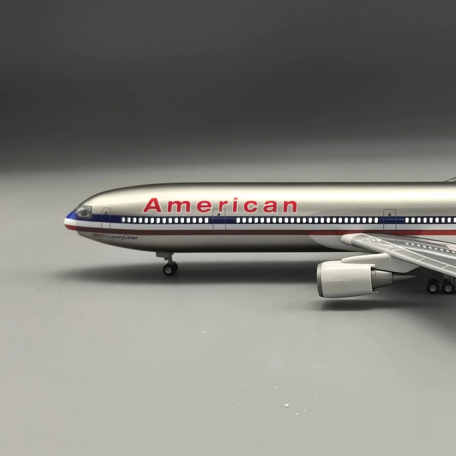 1:130 Scale plane model American MD-11 Toy planes 47cm resin Airplanes Model Kit With Lights And Wooden Base Collected Gift
