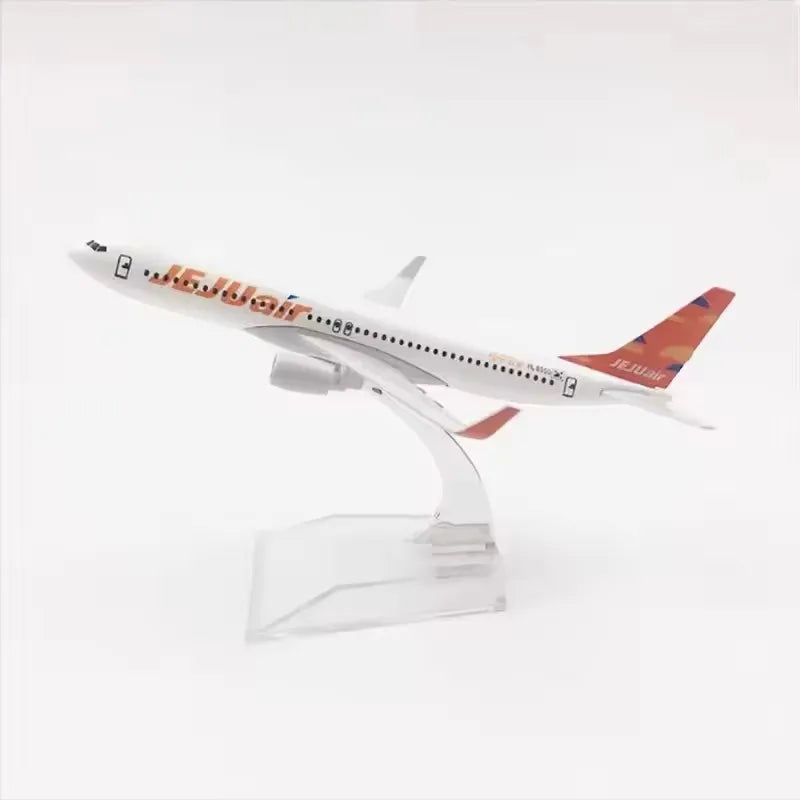 16CM Boe-ing 737 Aircraft B737 Jeju Air Scale Model Alloy Metal Diecast Airplane Miniatures Gift Collection Display