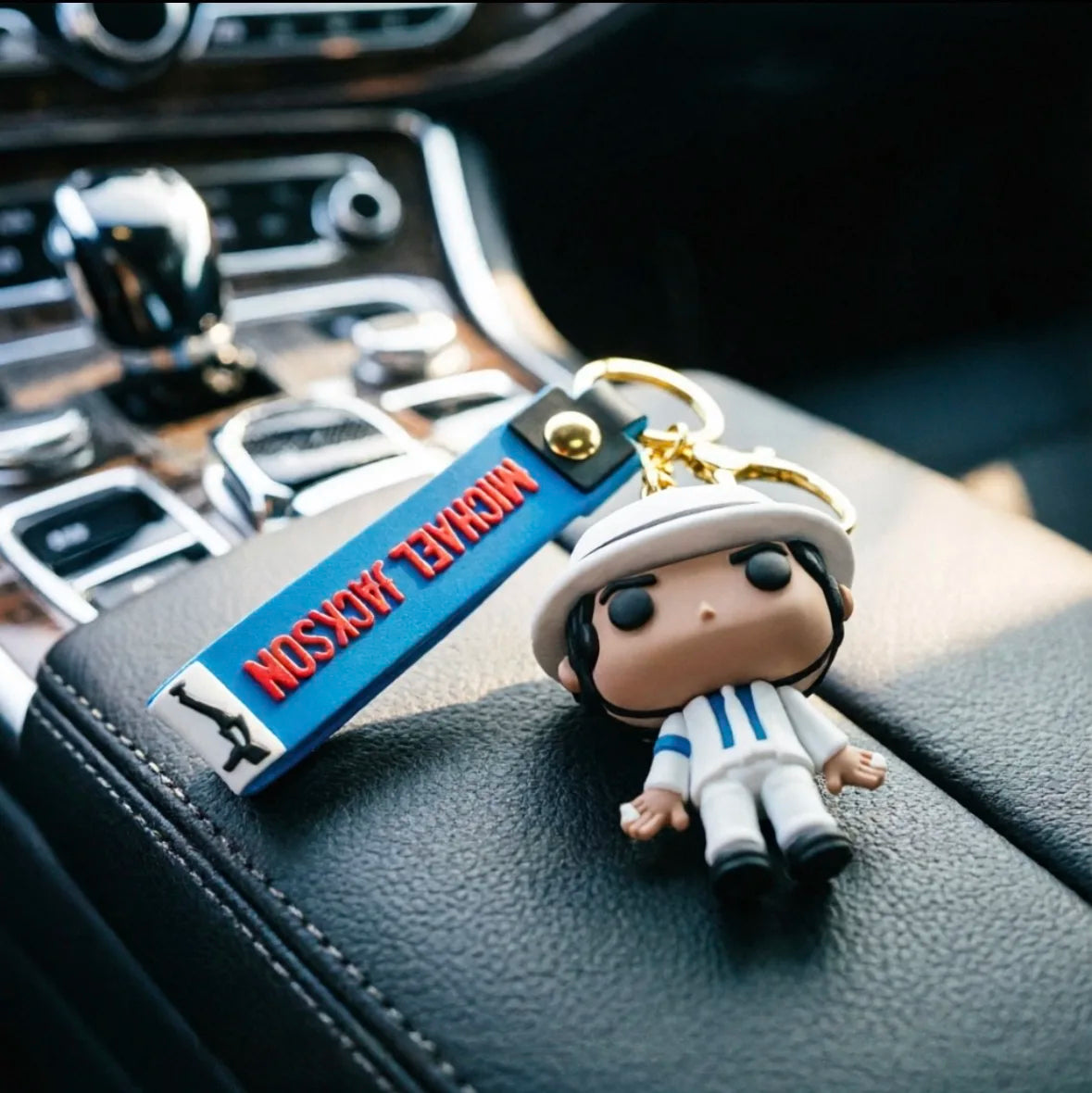 Michael Jackson Keychain, Classic Dance King Pendant Key Ring, Fashion Singer Key Chain, Creative Gift for Men Women