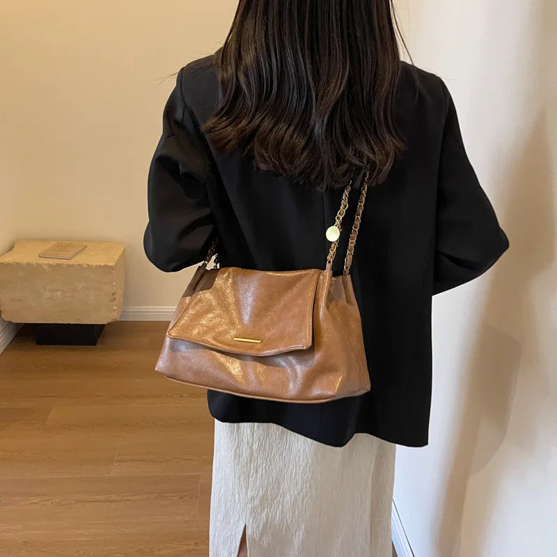 2026 New Women's Vintage Large Crossbody Shoulder Bag Elegant Handbag with Detachable Strap Durable for Casual Formal Events