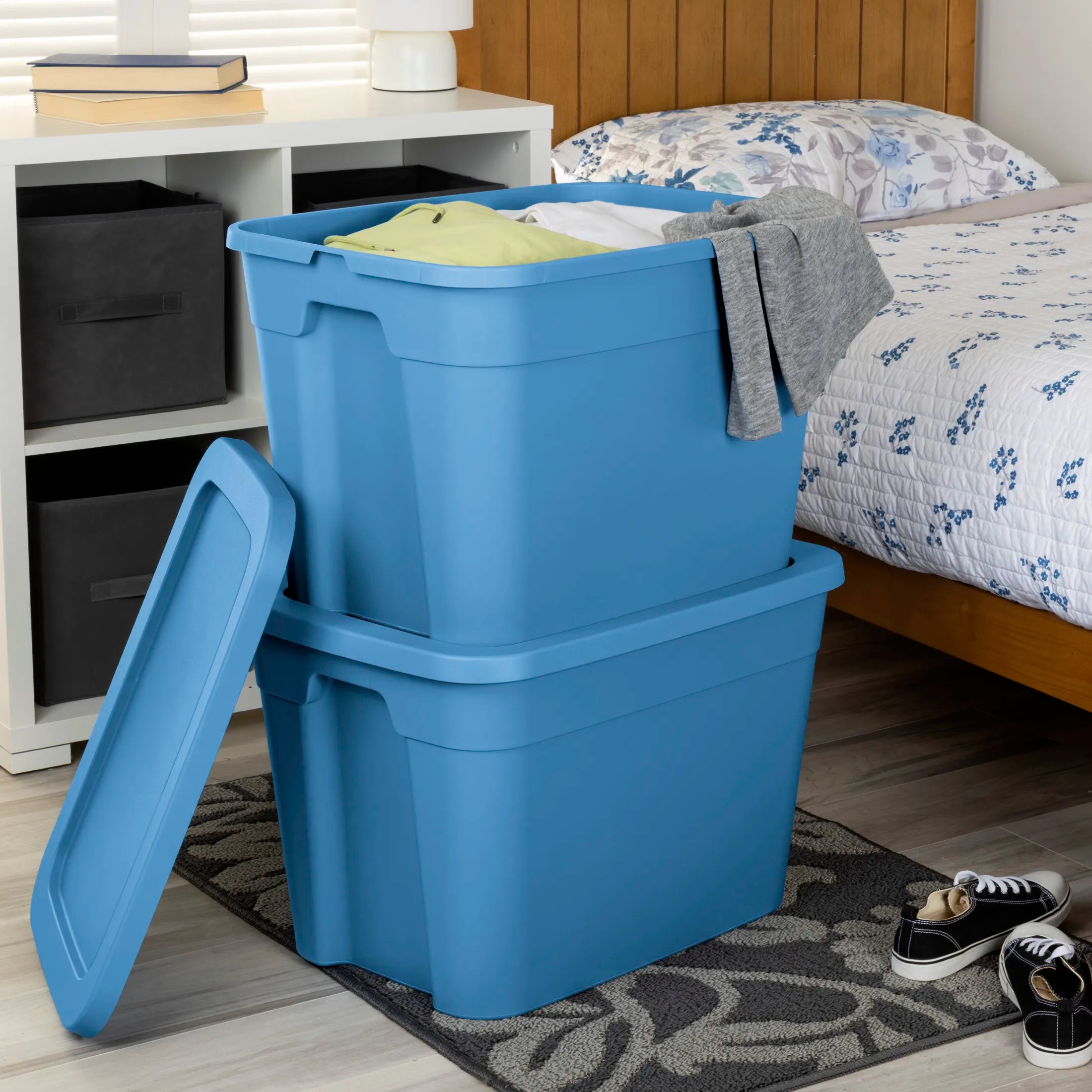 4 pack 18 gallon plastic storage tote with snap lid stackable blue