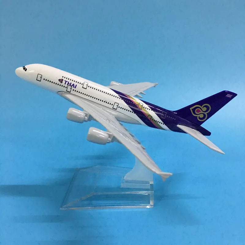 JASON TUTU 16cm Gulf Air Boeing 787 Plane Airplane Model Aircraft Model Diecast Metal 1/400 Scale Planes Gift Collection