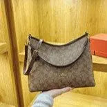 Luxury Fashionable Paris Style Diaper Bag Leather Crossbody Handbag For Women Large Capacity Trendy Original Retro Tote