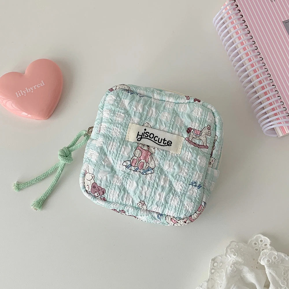 Hot Selling Fashion Flower Quilted Mini Square Storage Bag Makeup Bag Cute Girl Headphone Bag Zero Wallet Women Accessories Bag