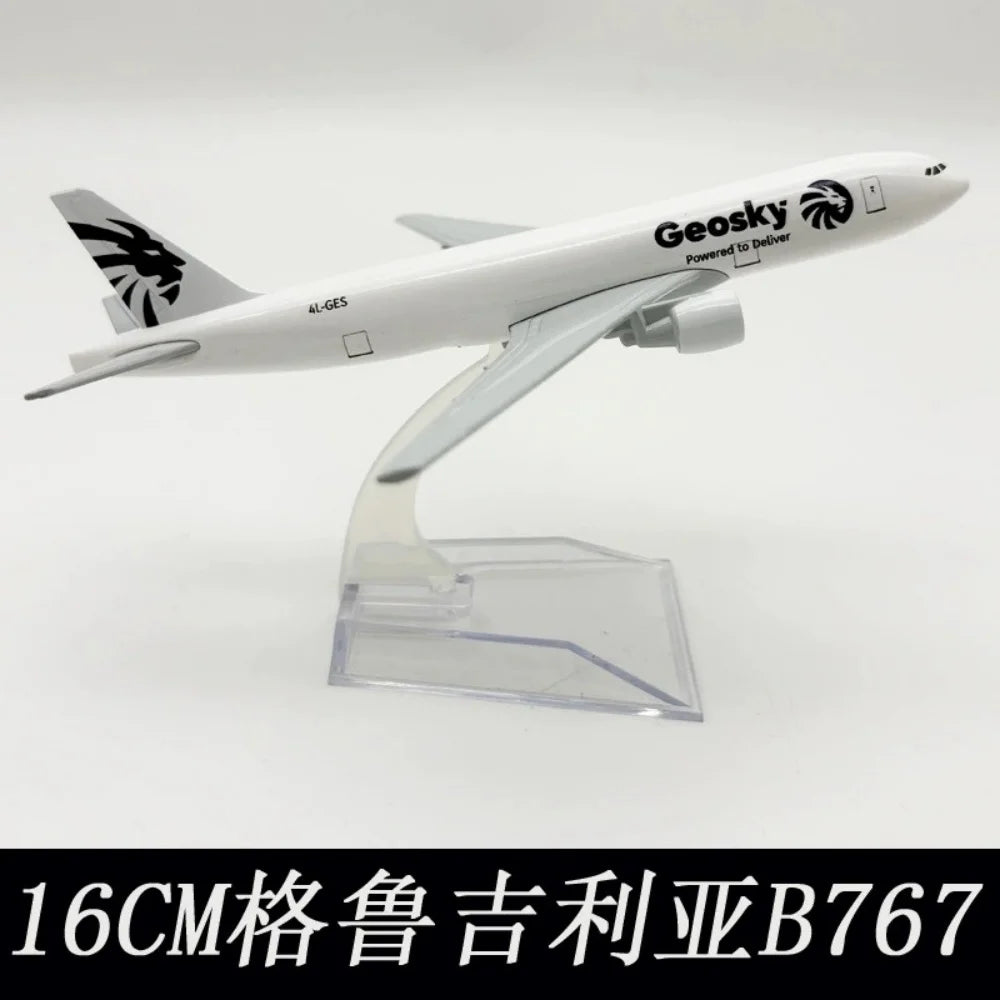 16cm Georgia B767 Toy Airplane Model Kit 1/400 scale Diecast Metal Airplane Model with Stand for Collections Displays or Gift