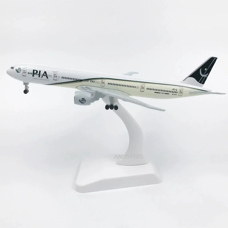 Toys Diecast Alloy 20cm Airplane B777 Series Airways Plane Model With Base Adult/Children Enthusiast Gift Ornament