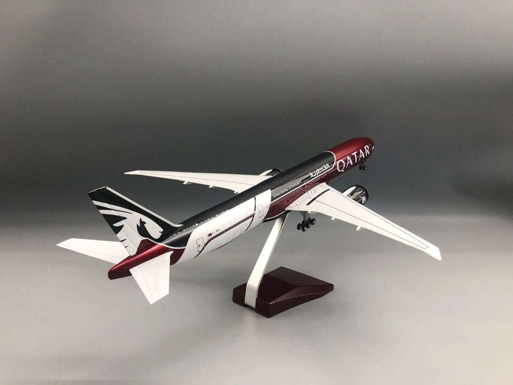 47CM 777-300 Qatar Airways Airplane Model Toy Resin Replica Plane Model with Landing Gear Wheels Light(Touch or Sound Control)
