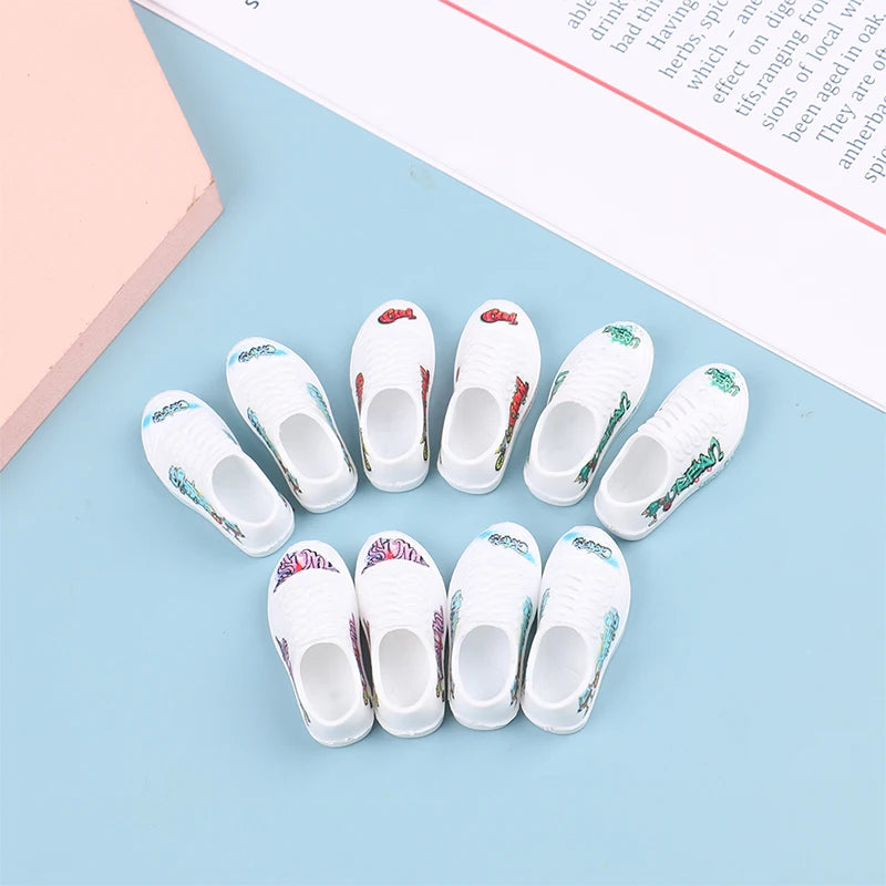 Finger Toy Shoes Mini Skateboard Shoes Sports Shoes Finger Scooter Kids Toy Gifts