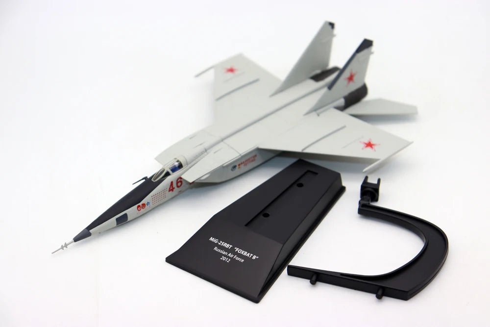 New 1/100 MiG 25RBT FOXBAT B Russian Air Force 2012 Diecast alloy simulation model aircraft for collection gift