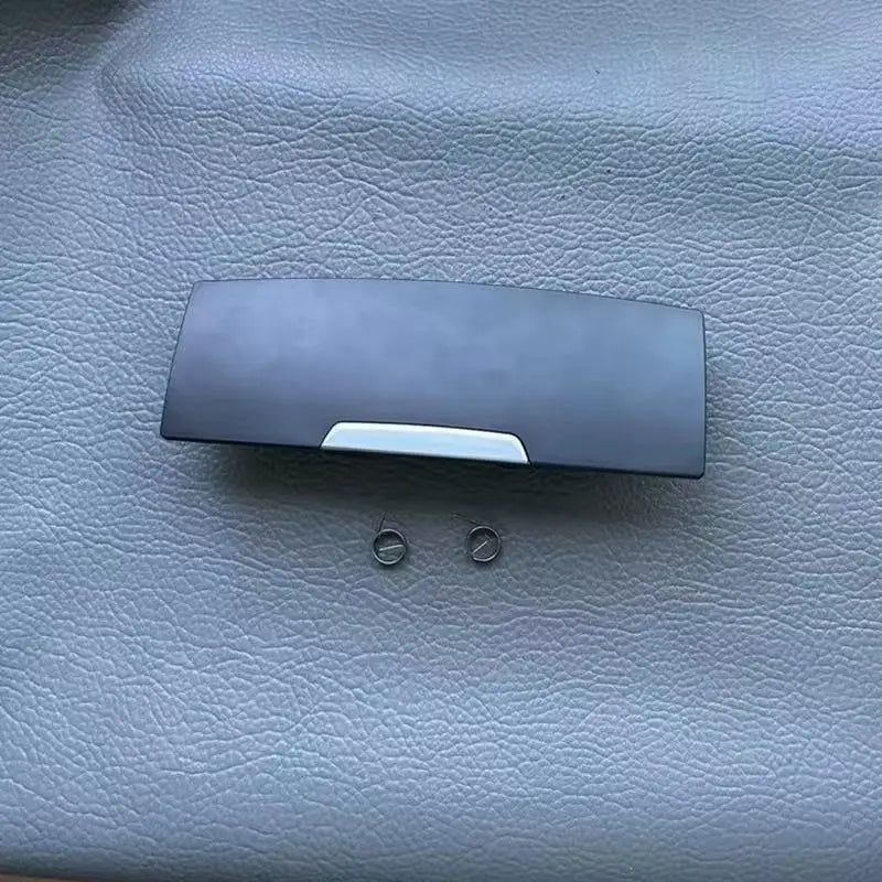 New Genuine OEM Glasses Case Box Car Interior Roof Sunglasses Holder For Mercedes-Benz C200 C260 E260 E300 E200 GLC260 GLC200
