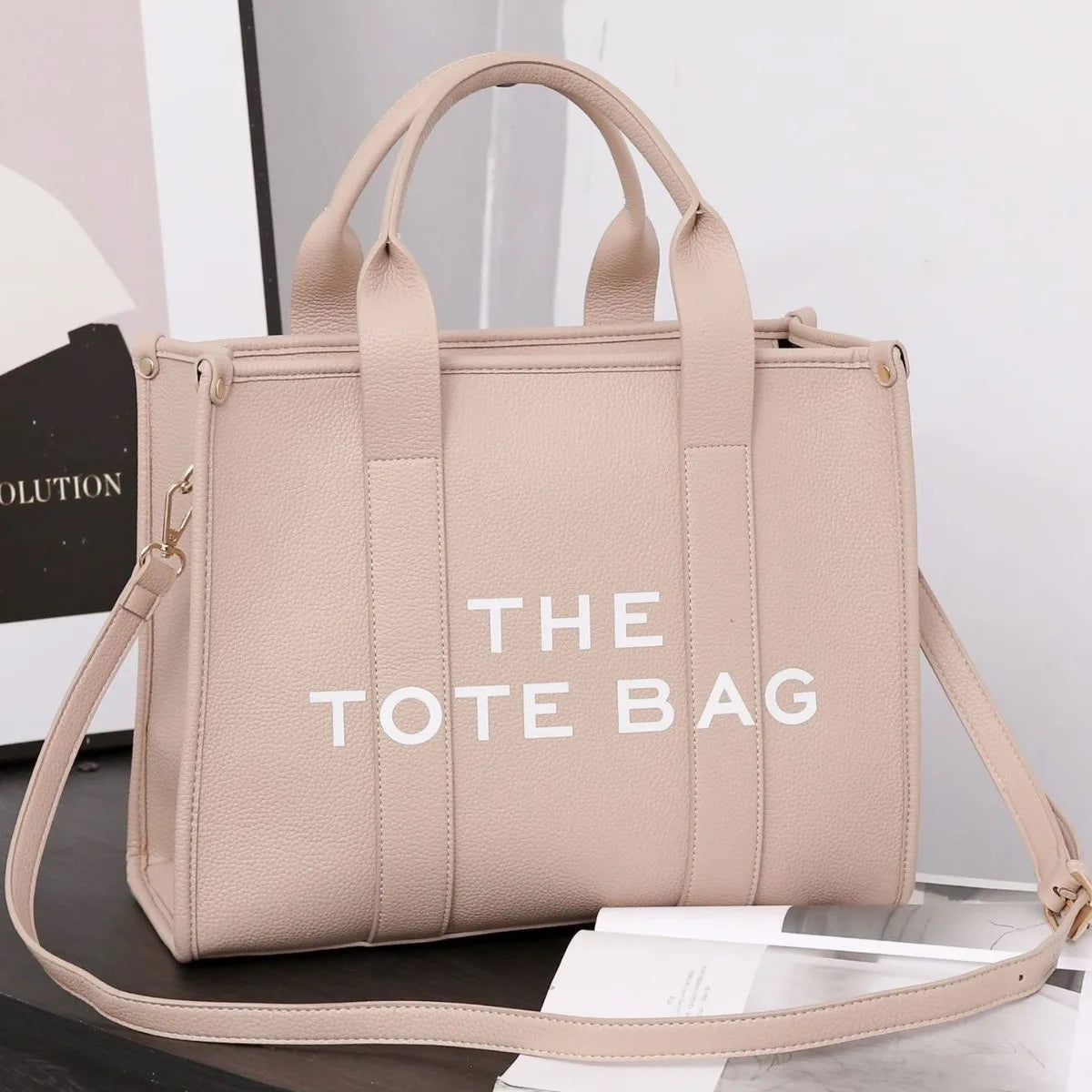 New product, new shoulder crossbody bag, high-end Korean letter tote bag, portable and lightweight cross-border bag