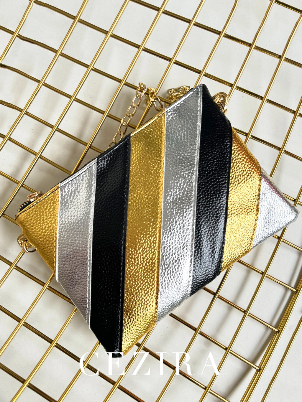 Luxury Funky Metallic Color Stripes PU Leather Handbag Women's Square Clutch Metal Chain Cross body Purse Fashion Y2K Party Prom