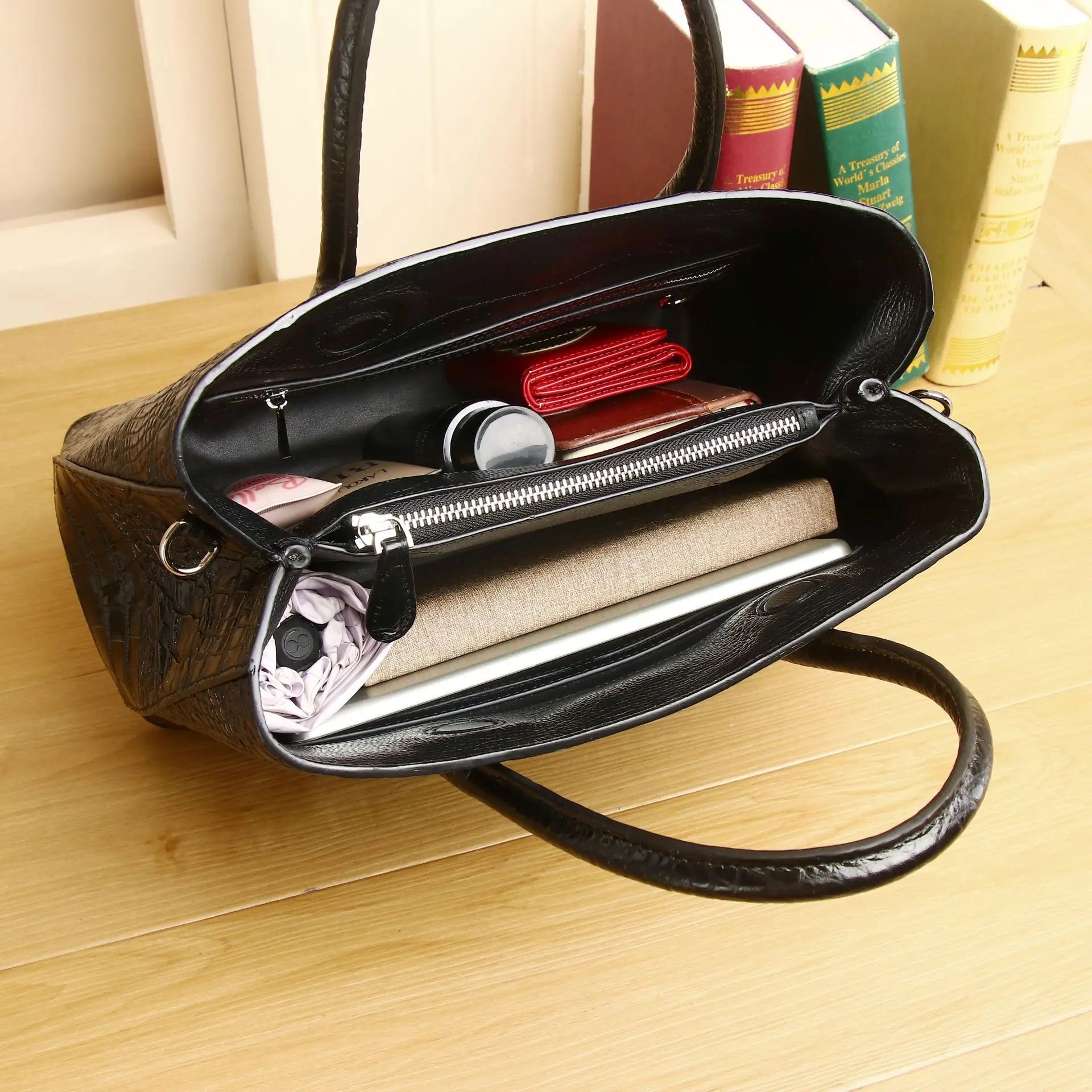2026 New Crocodile Belly Pattern Women's Bag Large Capacity First Layer Cowhide Handbag Shoulder Crossbody Ladies Bag