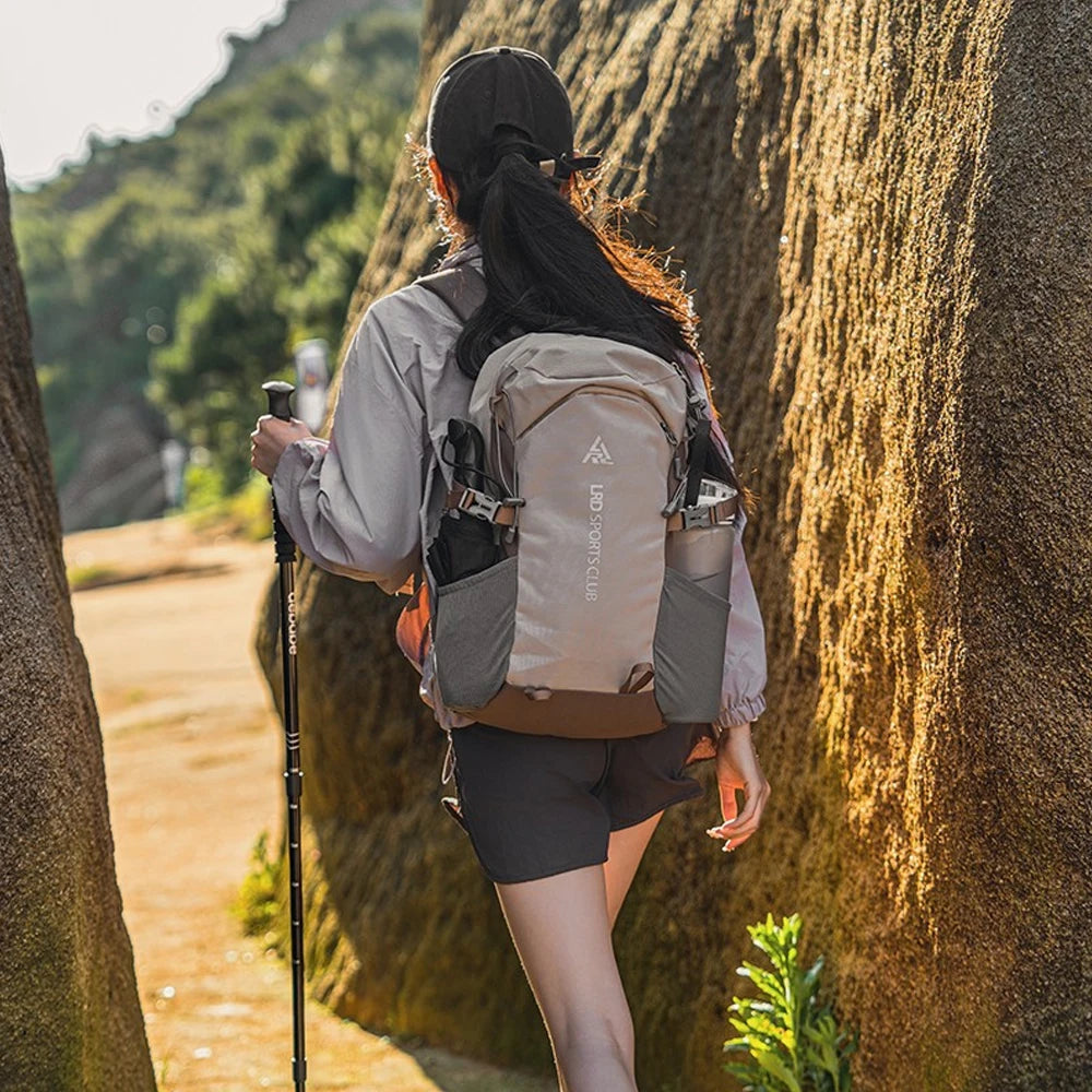 1PCS Hiking Daypack Camping Backpack, Lightweight Day Packs for Men Women Travel Outdoor Camping Climbing Skiing Cycling