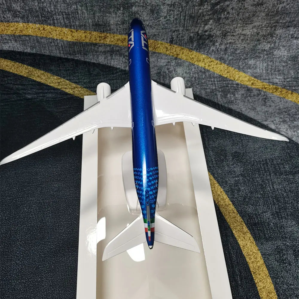 Toy Planes Plastic ABS 36CM 1/200 Scale Airplanes Model A350-900 Italy ITA Airline Collection Assembly Plane Model Building Kit