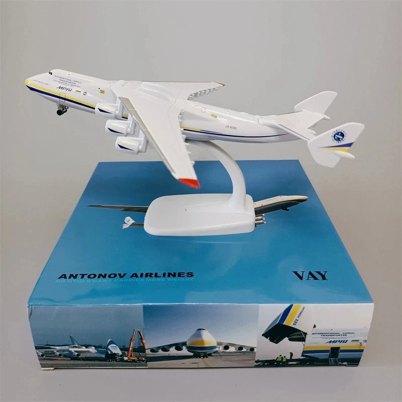 20CM 8inch Collectible Aircraft A330 Beluga Diecast Alloy Airlines A380 A350 330 Antonov An 225 Model Plane for Collection Gift