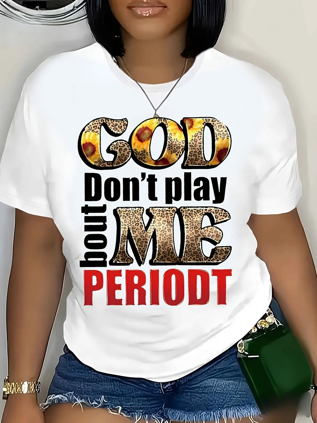 Women's Short-Sleeved T-Shirt Features a Unique Minimalist Design, a Simple yet Not Monotonous Basic Style, Suitable for Both Cool and Sweet Fashion Styles