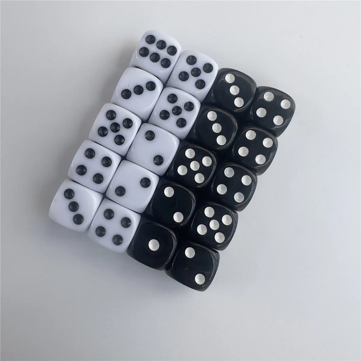 10pcs/set Of High Quality 14/16mmD6 Dice Set White Black Dot/Black White Dot Acrylic Rounded Corner Club