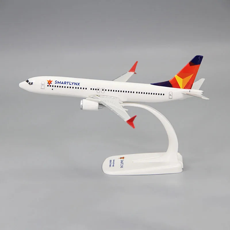 New 1:200 Scale Latvia B737 MAX8 SMARTLYNX Airlines ABS Plastic Airplane Aircraft Plane Model Toy Display Collection Gifts