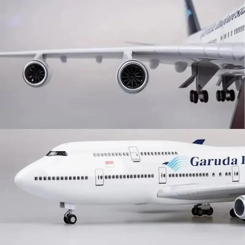 47CM Airplane model Garuda Indonesia Airline  B747 plane model With Wheel LED Light Die-casting Collection Toy planes