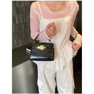 Trendy Diaper Bag Fashionable High End Minimalist Crossbody Bag For Ladies Shoulder Bag Leather Large Capacity