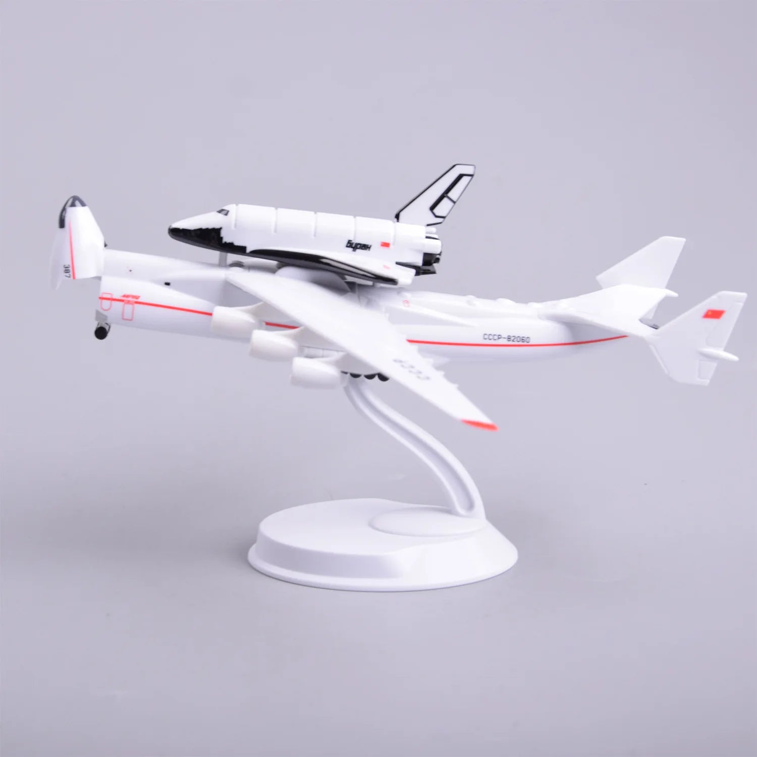 Diecast 1:400 Scale Antonov An225 Cccp-B2060 Airplane Toy Aircraft Simulation Alloy Finished Souvenir Collection Toy Decoration