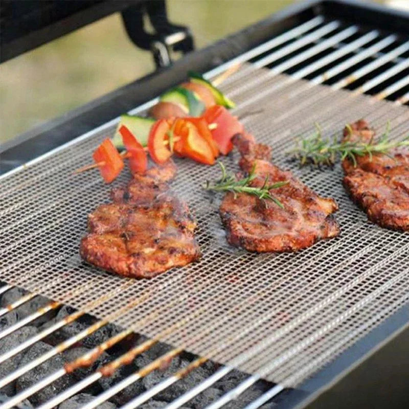 Reusable BBQ Mesh Grill Mat Nonstick Mesh Grilling Mats Easy to Clean Works on Gas Charcoal Electric Grill Barbecue Accessories