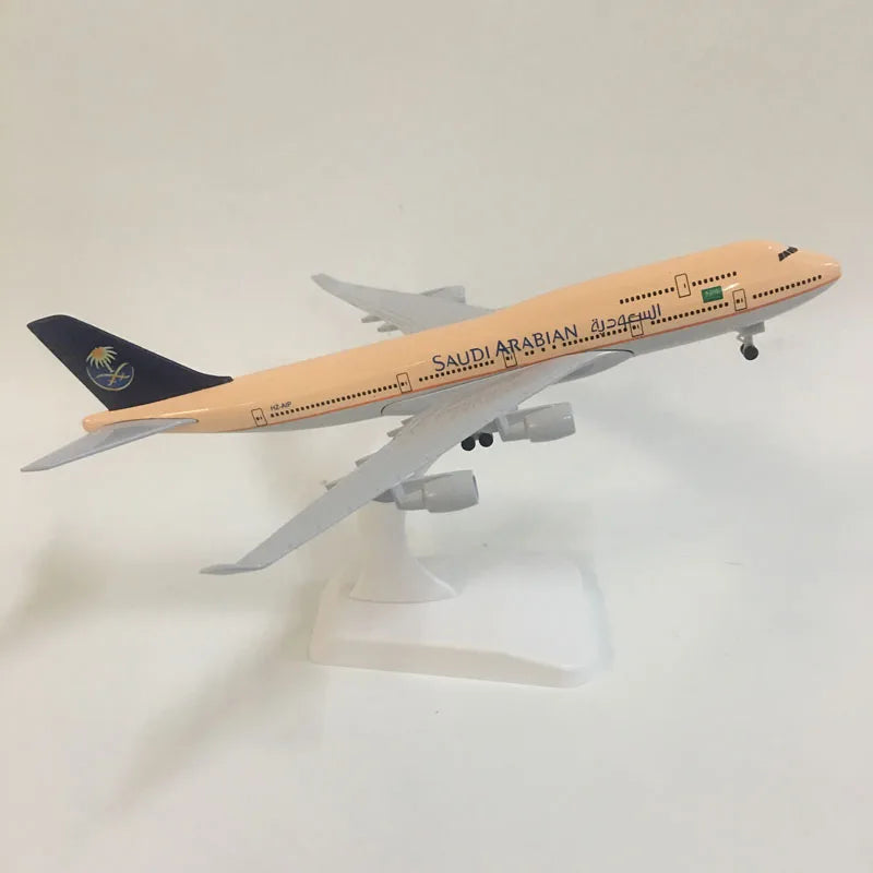 JASON TUTU 20CM Saudi Arabian Boeing 747 Aircraft Model Planel Airplane Diecast Metal 1/300 Scale Planes Collect Gifts