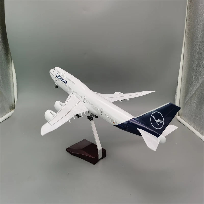 New Lufthansa B747 47cm 1/150 Scale Model Airplane Model Plane Toy Plane Die-cast Resin Plane Model With Landing Geal Decoration
