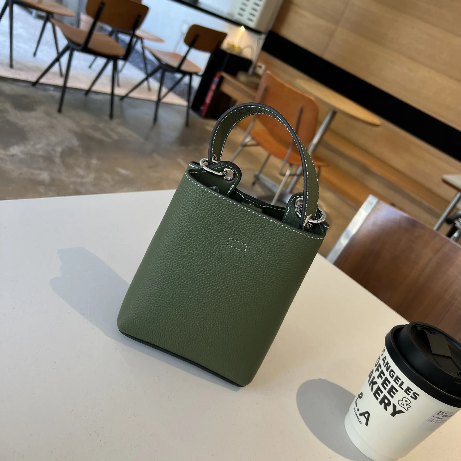 Contrasting Color First Layer Cowhide Mobile Phone Bag, New Mini Bucket Multi-function Portable Shoulder Messenger Women's Bag