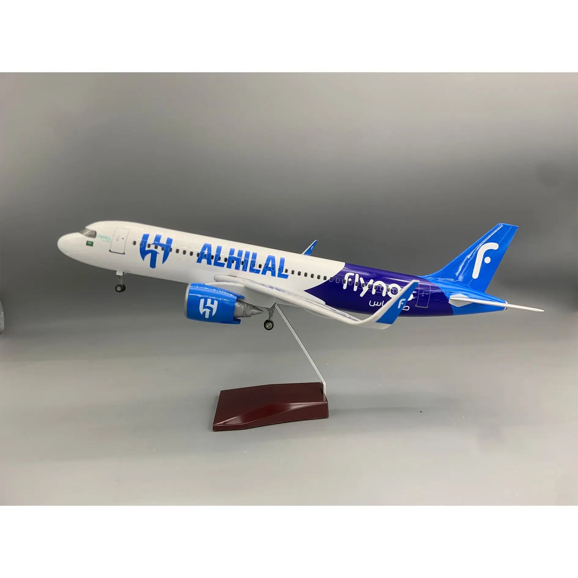 New 47cm Saudi Flynas Air A320 Diecast Resin Airplane Model Simulation of static model aircraft for Aviation Enthusiasts or Gift