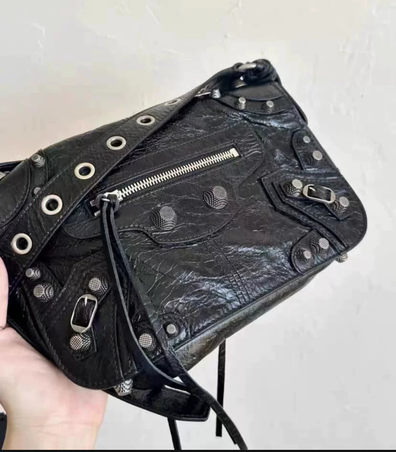 Unisex Oil Wax Leather Motorcycle Crossbody Bag Cowhide Rivet Flip Cover Street Style Soft Square Shape Shoulder Bag for Men...