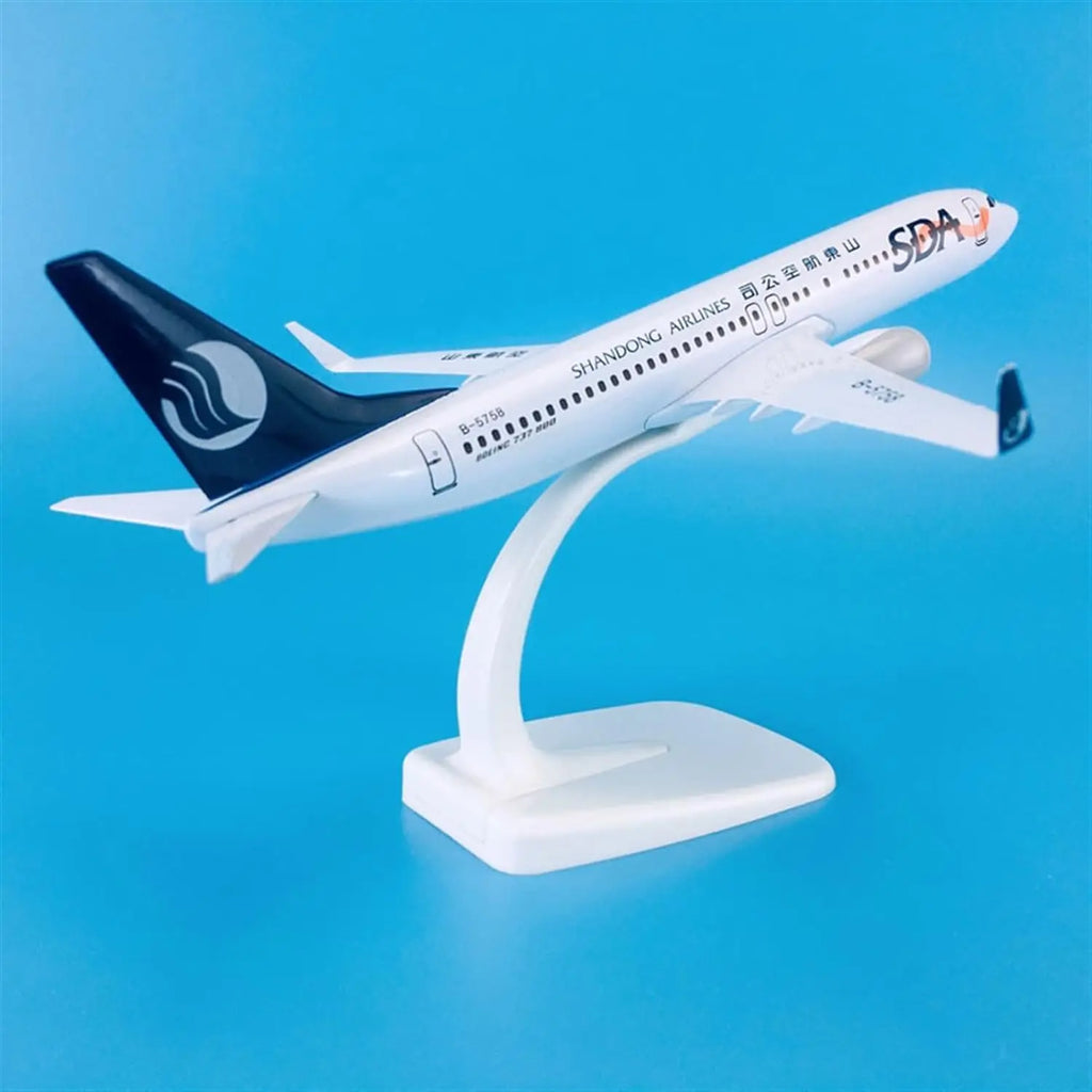 20cm Airplane Aircrafts B737 for Shandong Airlines Static Die Casting Plane Model With Landing Geal Model Plane Kit collection
