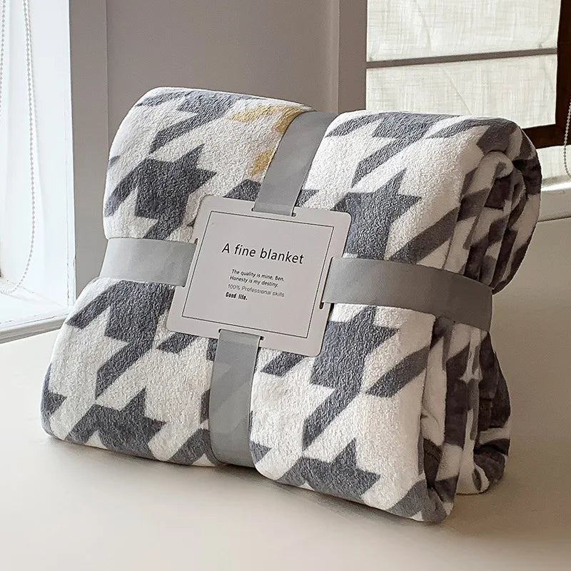 Luxury Flannel Travel Blanket for Airplane Lightweight Office Nap Soft Blanket Non-shedding and Colorfast Multi-purpose Blankets