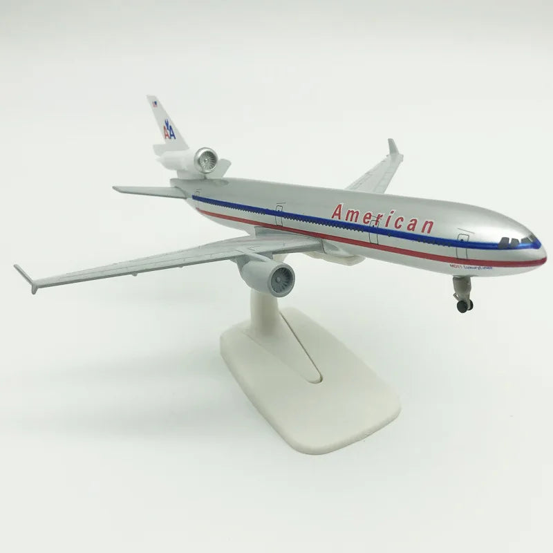 20cm Model American Airlines MD-11 Diecast Alloy Airplane Airways Aircraft With Stand Landing Geer Collection Display Gifts Fan