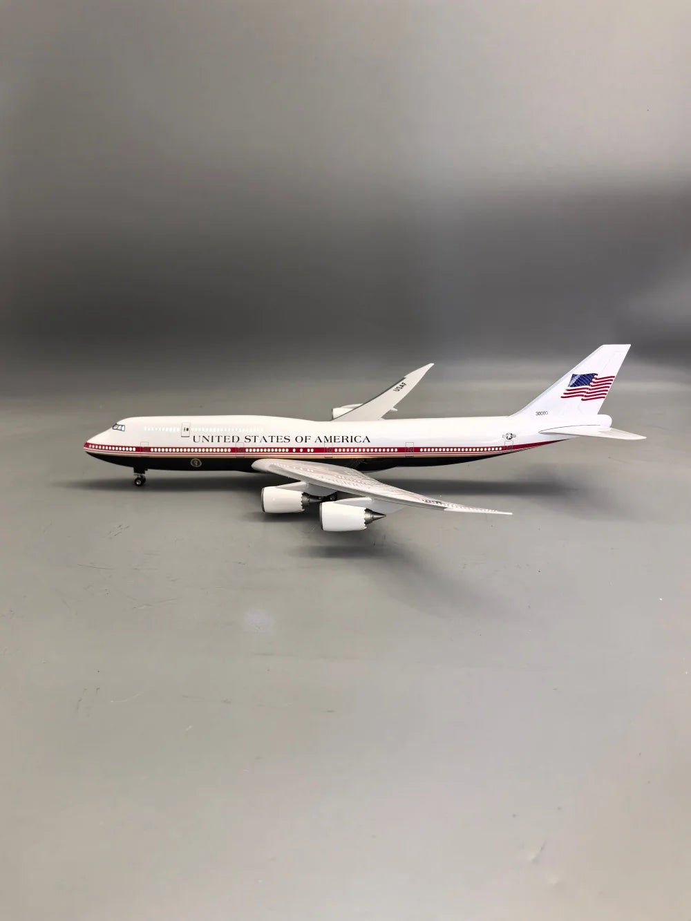 1/150 Scale 47cm United States Air Force B747 Resin Airplane Model Kit Diecast Aircraft With Stable Base Aviation Fun Souvenir