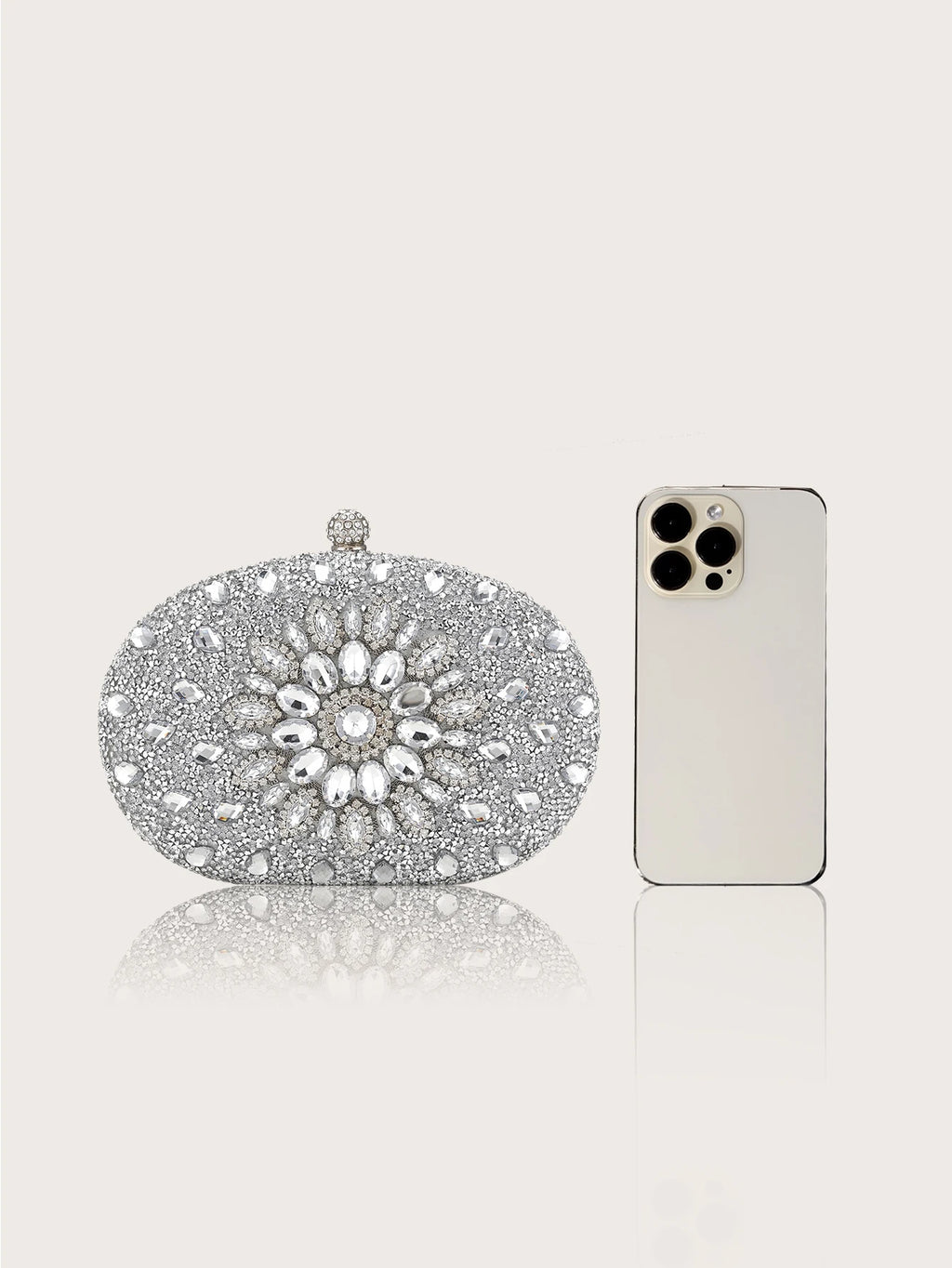 Gorgeous and Elegant, Sparkling Hot-Selling Rhinestone Box Party Clutch, Luxurious and Romantic White Bridal Wedding Bag, Fashionable and Trendy Women's Business Bag and Evening Bag, Paired with a Set of Four Exquisite and Ch