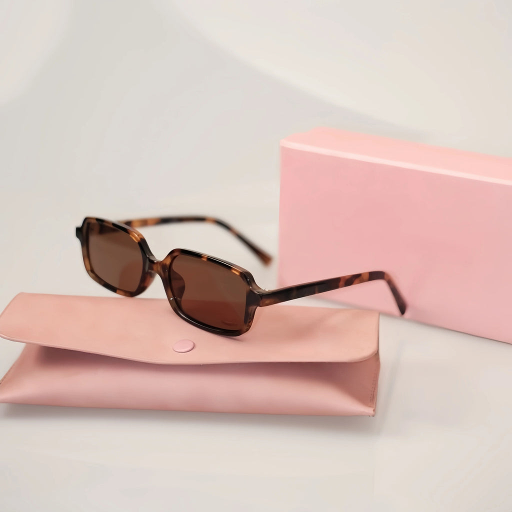 Luxury Women's Sunglasses for Summer. UV Protection, Rectangular and Stylish, Suitable for Outdoor Wear and Daily Commuting.