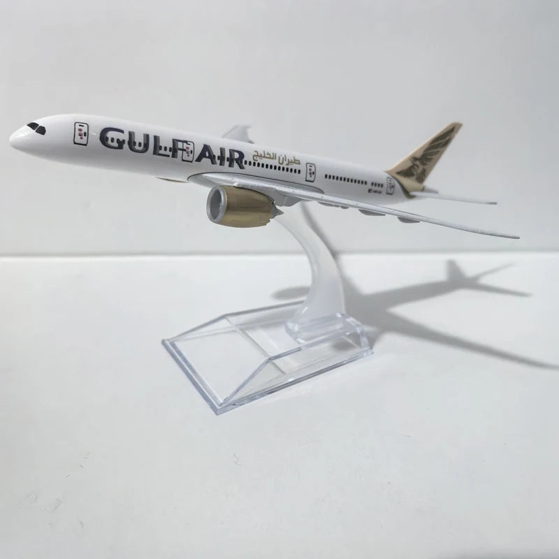 JASON TUTU 16cm Gulf Air Boeing 787 Plane Airplane Model Aircraft Model Diecast Metal 1/400 Scale Planes Gift Collection
