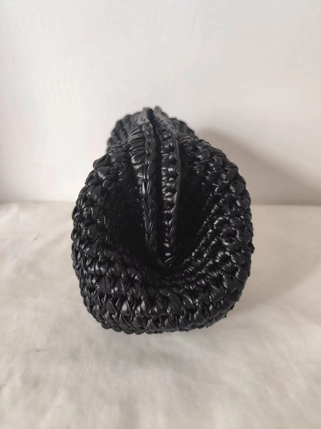 Yiwu Yingzi Premium Glossy Leather Hand-Crocheted Bag, Elegant Versatile Black Woven Clutch Bag, Commuter Underarm Bag