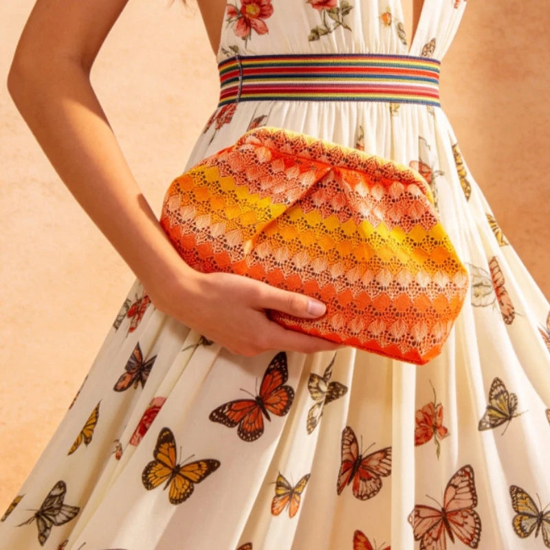 2026 Summer New Design Orange and Red Gradient Zigzag Pattern Knitted Clutch Bag Ethnic Style Bohemian Pleated Cloud Clasp Bag