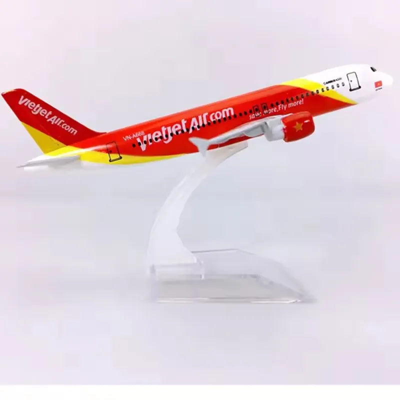16CM Aircraft Model 1:400 For A320 Vietjet Airlines Alloy Aircraft with Bracket Decoration Alloy Metal Model