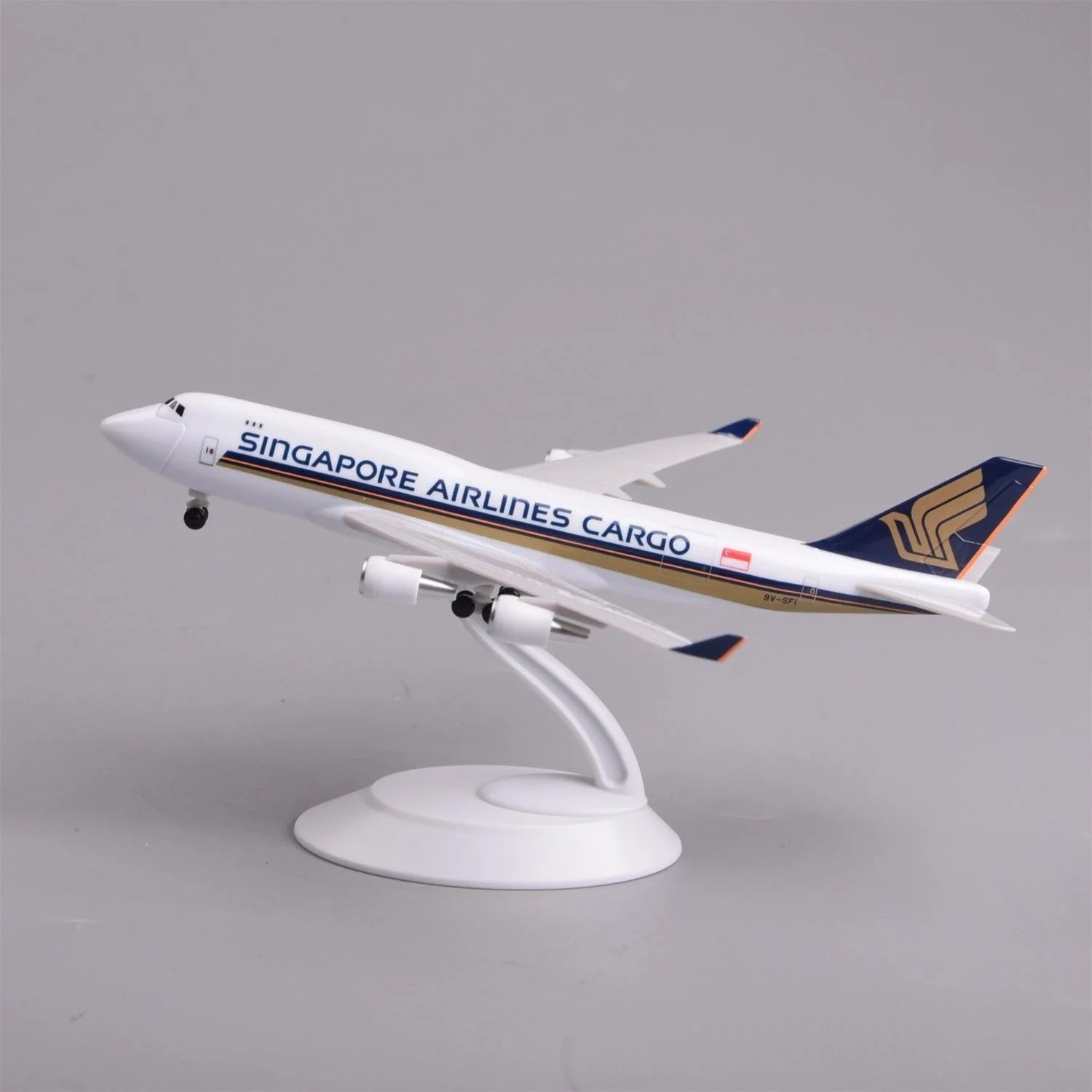 747 Series Openable Cargo Door Scale Aircraft Model 20cm China Eastern Cargo B747 ABS Miniature Airplane Model Adults Fun Gift