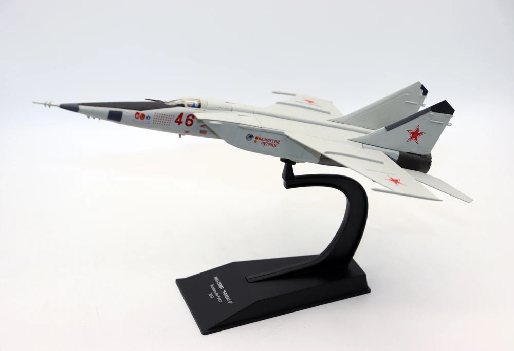 New 1/100 MiG 25RBT FOXBAT B Russian Air Force 2012 Diecast alloy simulation model aircraft for collection gift