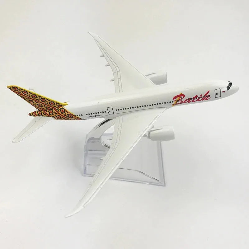 16CM 1:400 Indonesia Batik Air B787 Airplane Model with Base Alloy Metal Aircraft Toy Plane Collectible Souvenir Display Model