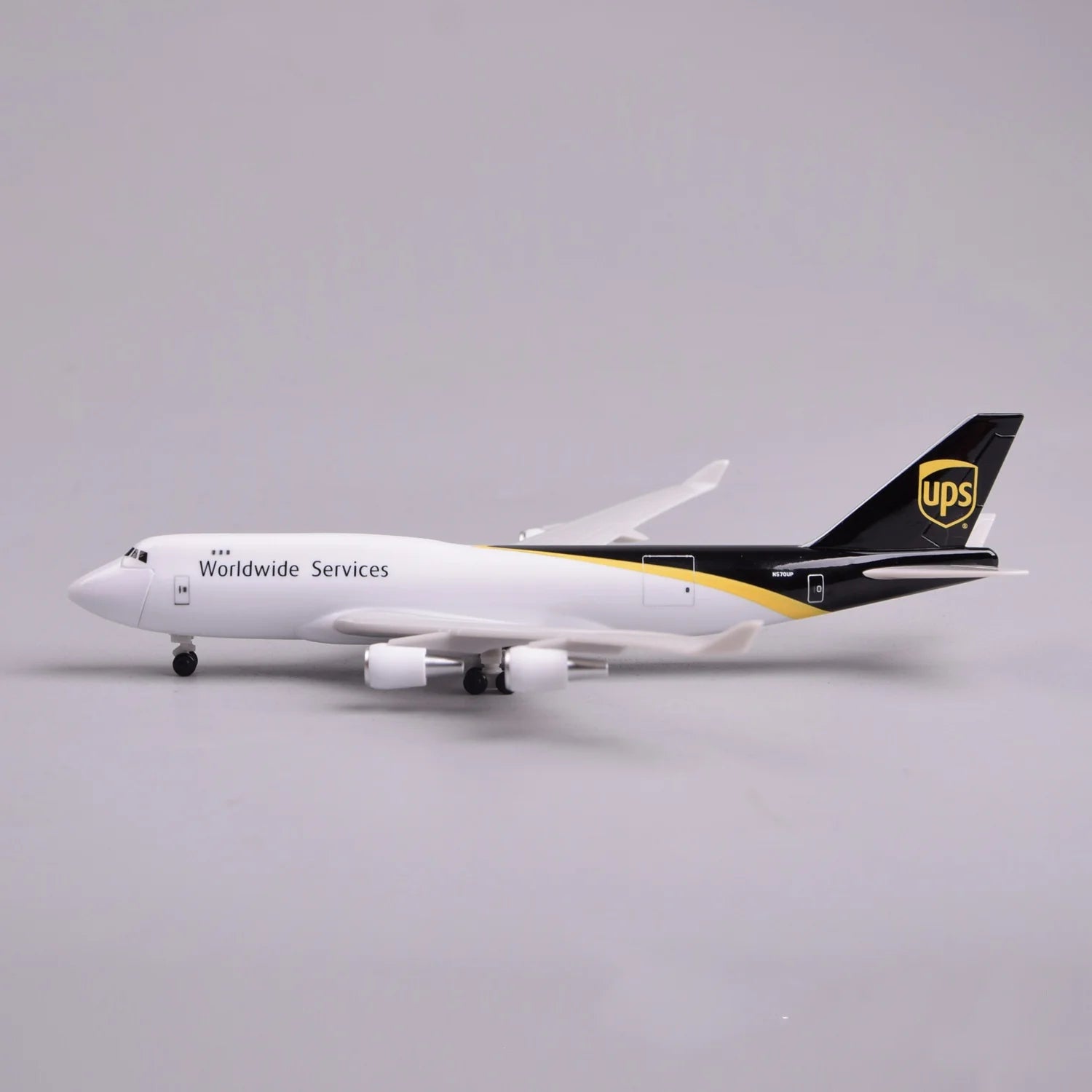 20cm Scale Aircraft Open Cargo Door UPS B747 Cargo Aircraft Model Adults Fun Toy Airplane Diecast ABS Gift Collectible Miniature