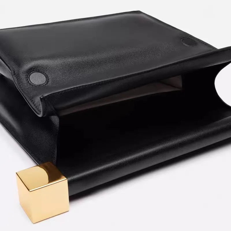 New Luxury Designer Handbag for Women Fashion Take-out Clutch with Metal, Dreses Purses Prom Bag for Ladies, Premium Style 2026