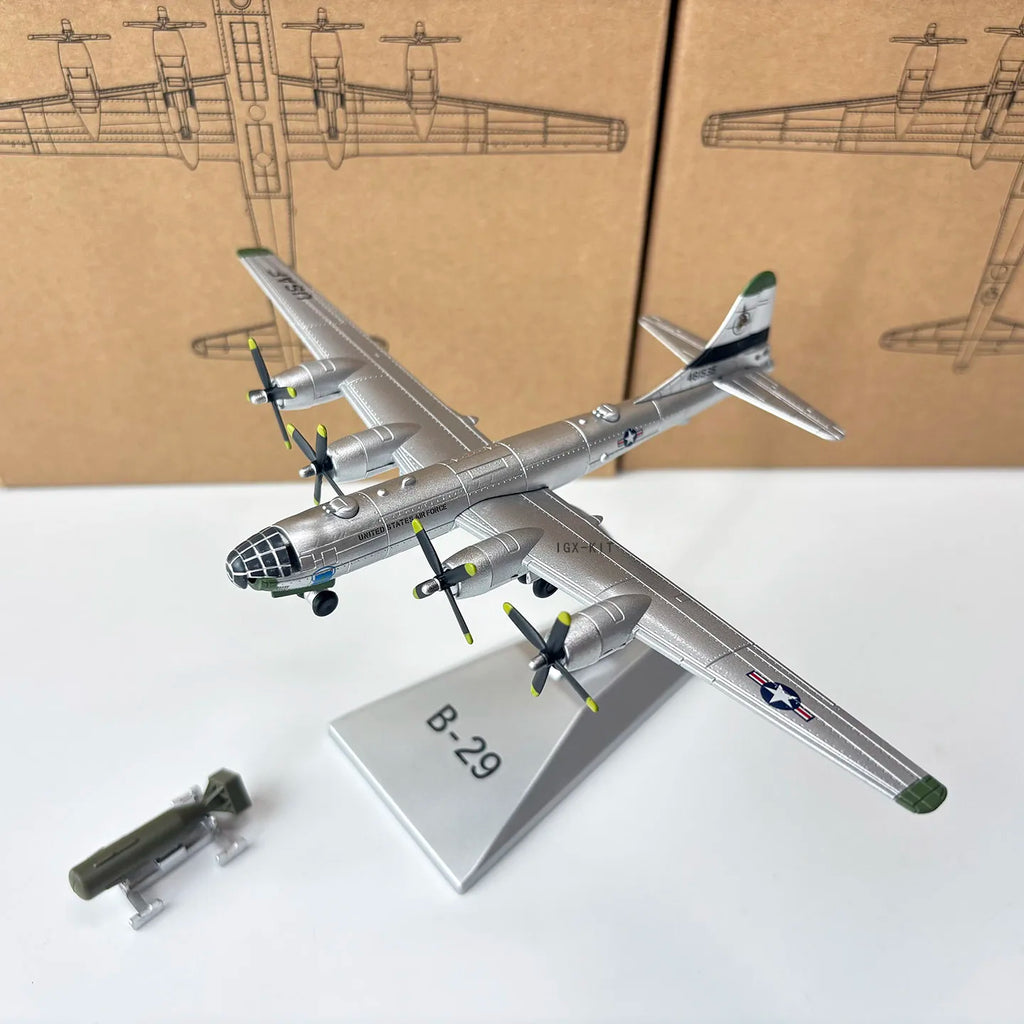 Diecast Scale 1:200  US B-29 Airborne Fortress B29 Heavy Bomber Alloy Finished Static Flight Model Decoration Display Ornament