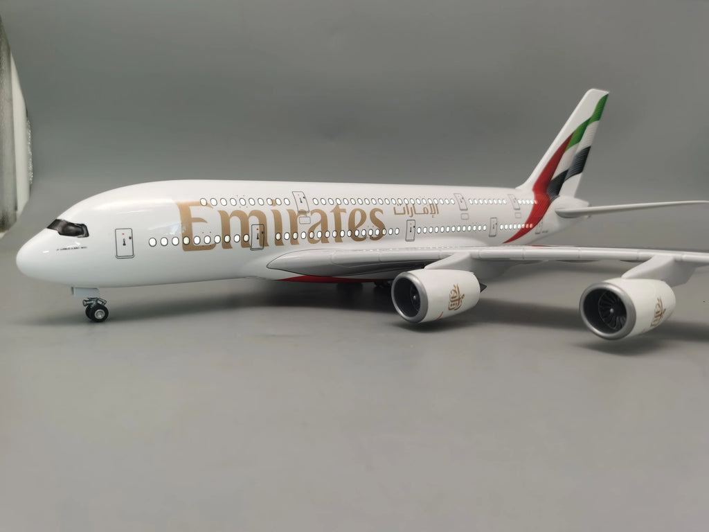 47cm Airplane Model 1/160 Scale A380 New Emirates Airways Diecast Toy Planes ABS Plastic Model With Light And Wheels Collectible