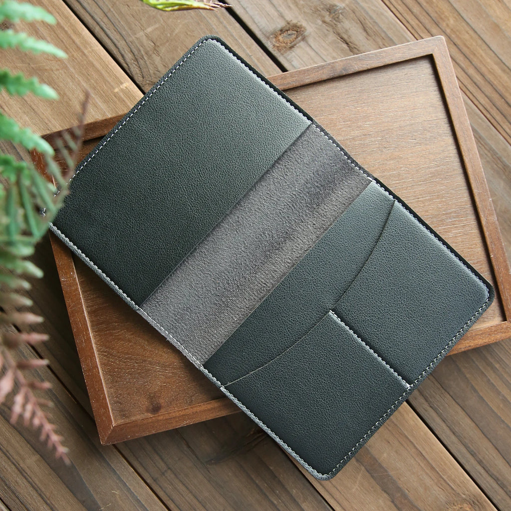 1PCS Custom Name Passport Holder Personalized Leather Passport Cove Customized Travel Accessories Handmade Gifts For Friends